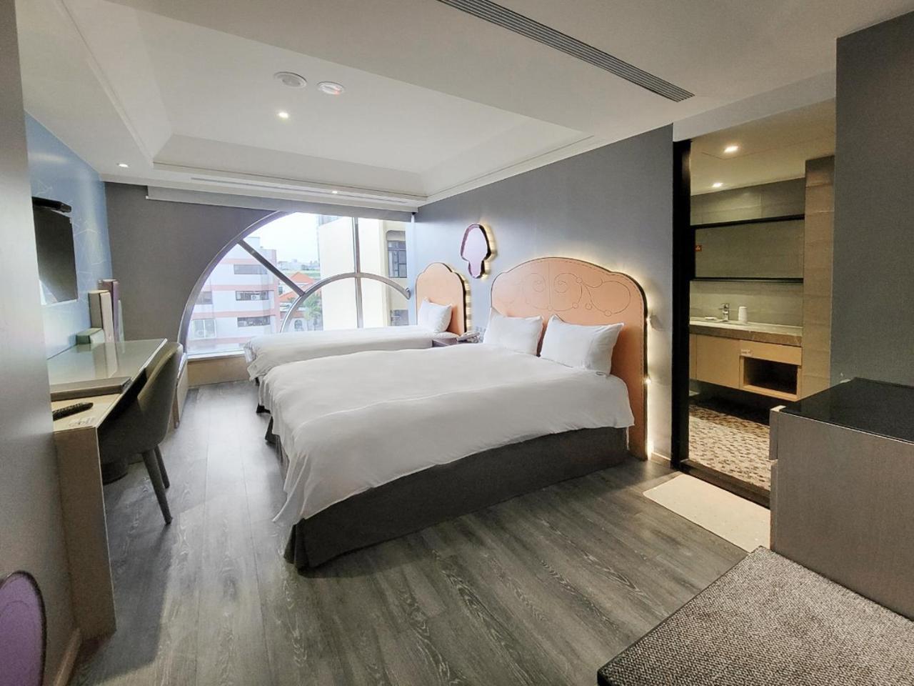 Check Inn Taichung Wenxin Zhongqing Buitenkant foto