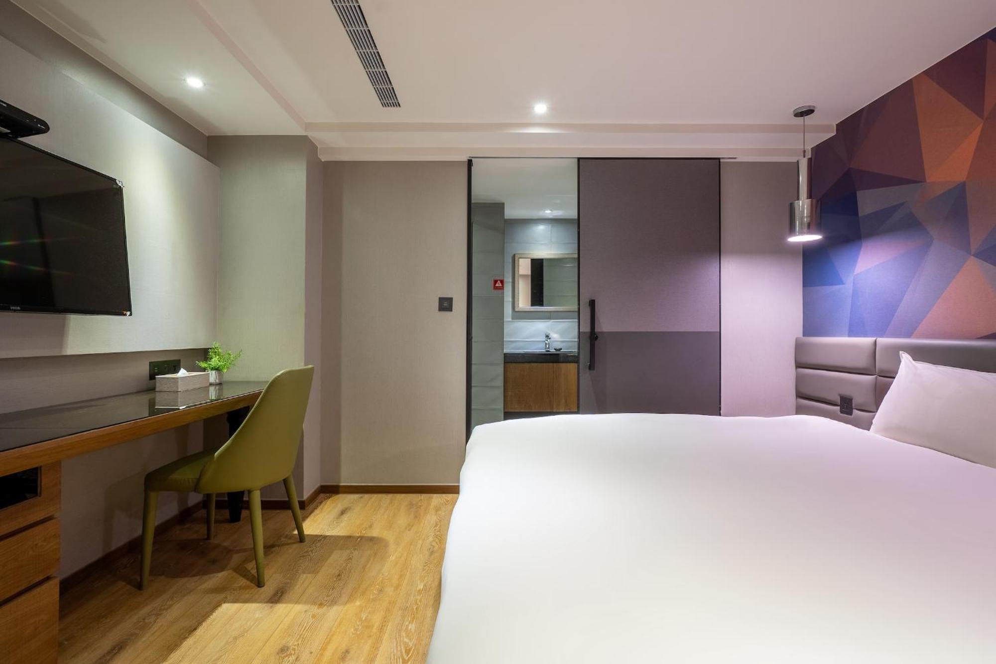 Check Inn Taichung Wenxin Zhongqing Buitenkant foto