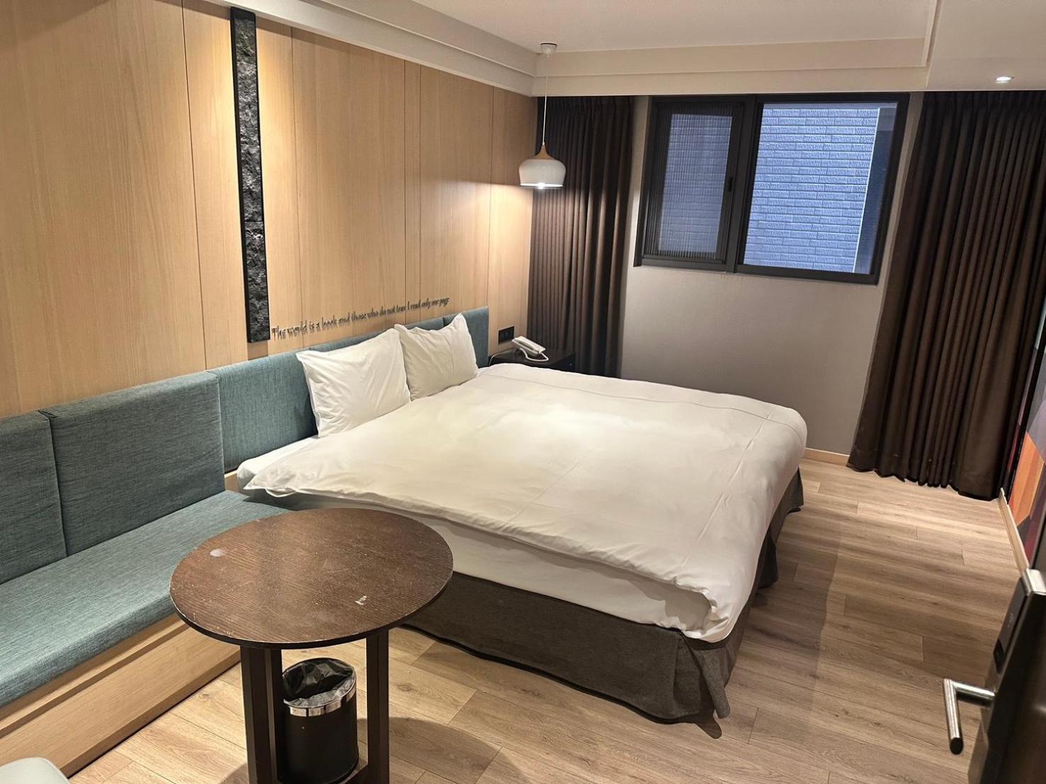 Check Inn Taichung Wenxin Zhongqing Buitenkant foto