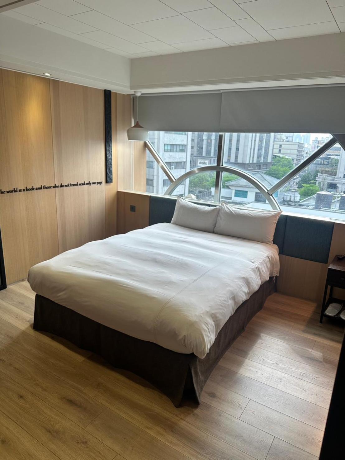 Check Inn Taichung Wenxin Zhongqing Buitenkant foto